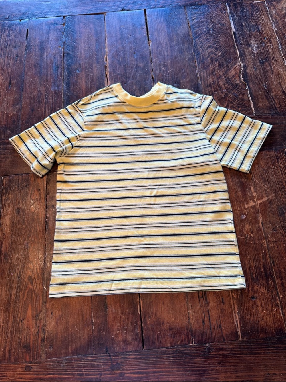 Cherokee Striped Yellow Kids Tee. Size Small